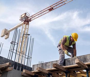 Mason researchers are analyzing big data to find ways to reduce the number of accidents and injuries on construction sites. 